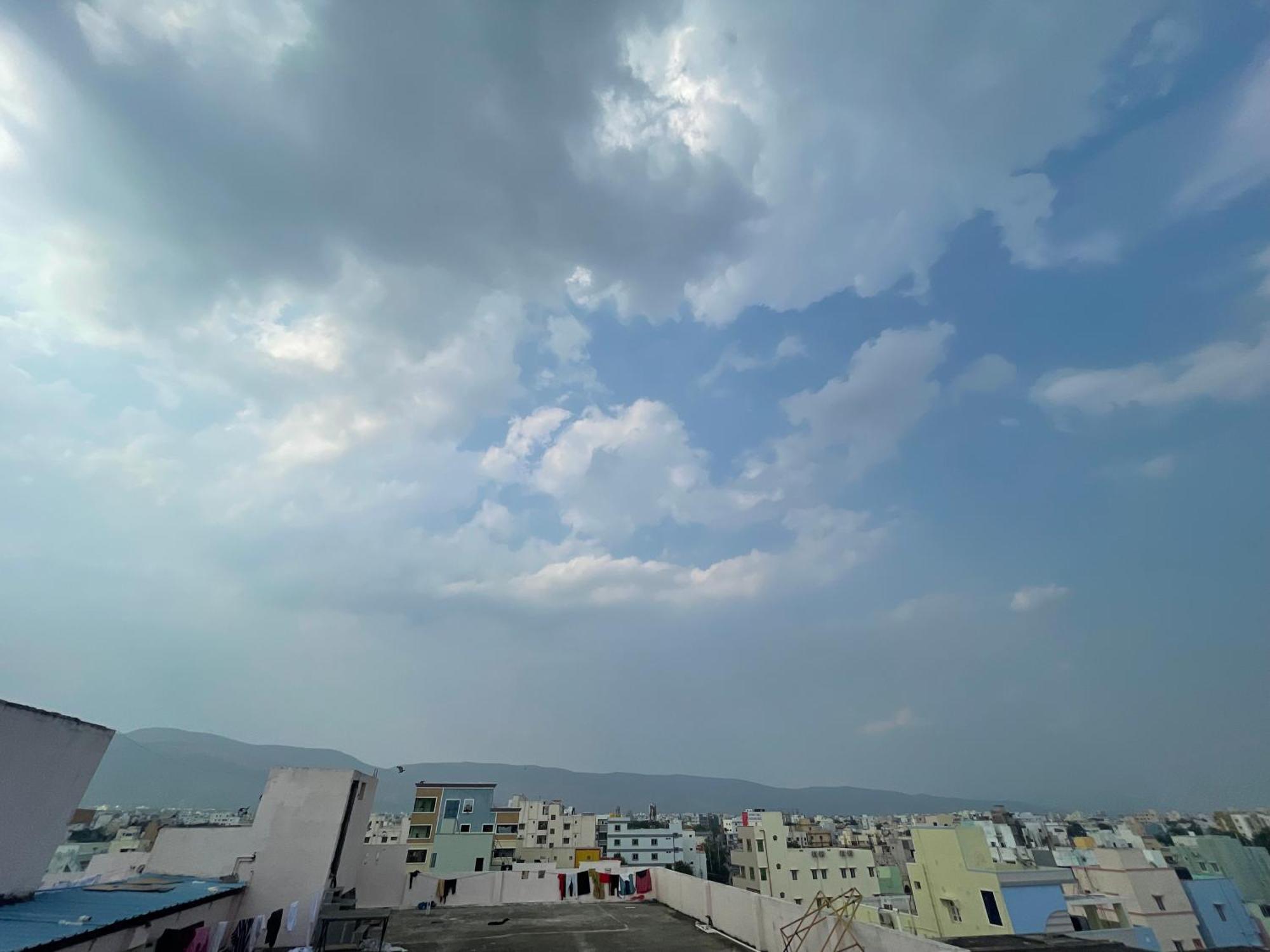 Pearl Stays, Tirupati - Very Convenient For The People Coming From Bangalore And Chennai - You Can Skip City Traffic While Reaching Any Temple In Tirupati - Covered Parking - 24Hrs Front Desk And Hot Water - Free Wifi - Flexible Checkin-In Check-Out Exterior foto