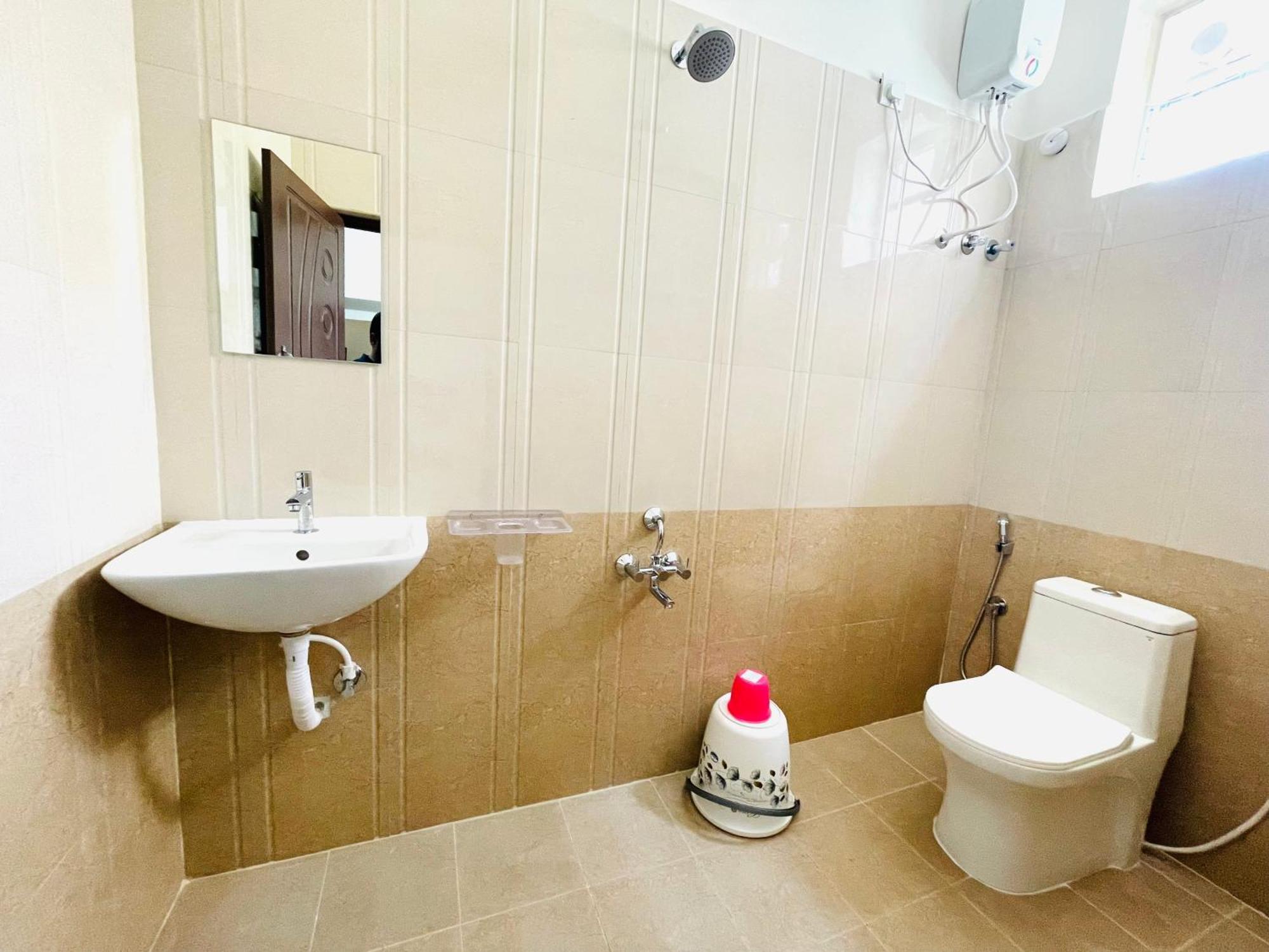 Pearl Stays, Tirupati - Very Convenient For The People Coming From Bangalore And Chennai - You Can Skip City Traffic While Reaching Any Temple In Tirupati - Covered Parking - 24Hrs Front Desk And Hot Water - Free Wifi - Flexible Checkin-In Check-Out Exterior foto