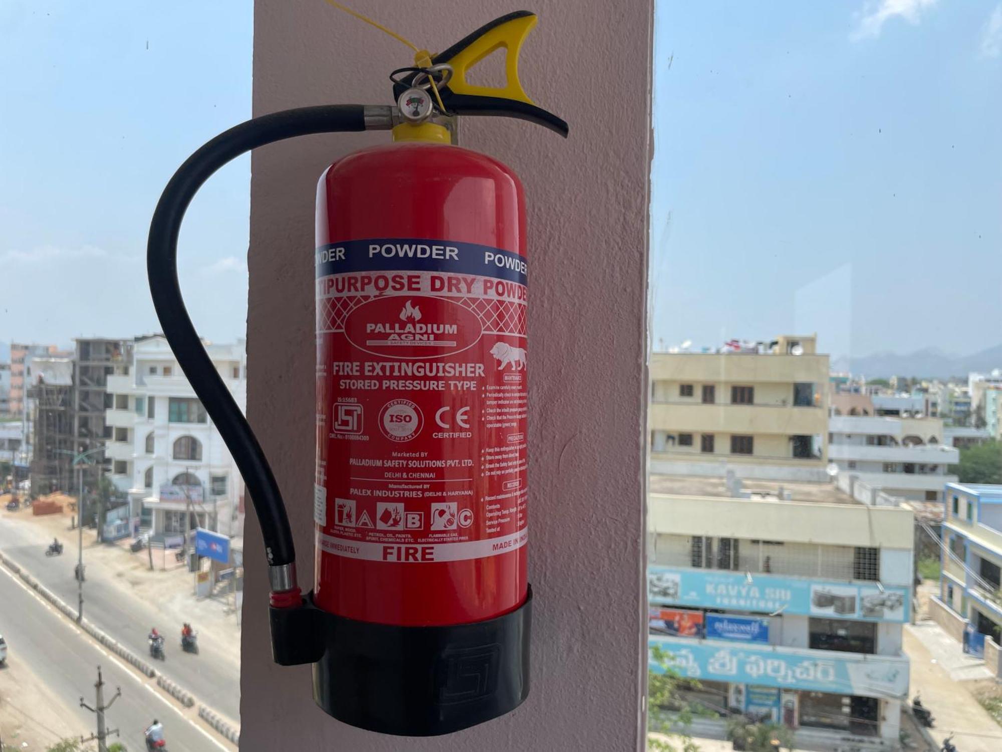 Pearl Stays, Tirupati - Very Convenient For The People Coming From Bangalore And Chennai - You Can Skip City Traffic While Reaching Any Temple In Tirupati - Covered Parking - 24Hrs Front Desk And Hot Water - Free Wifi - Flexible Checkin-In Check-Out Exterior foto