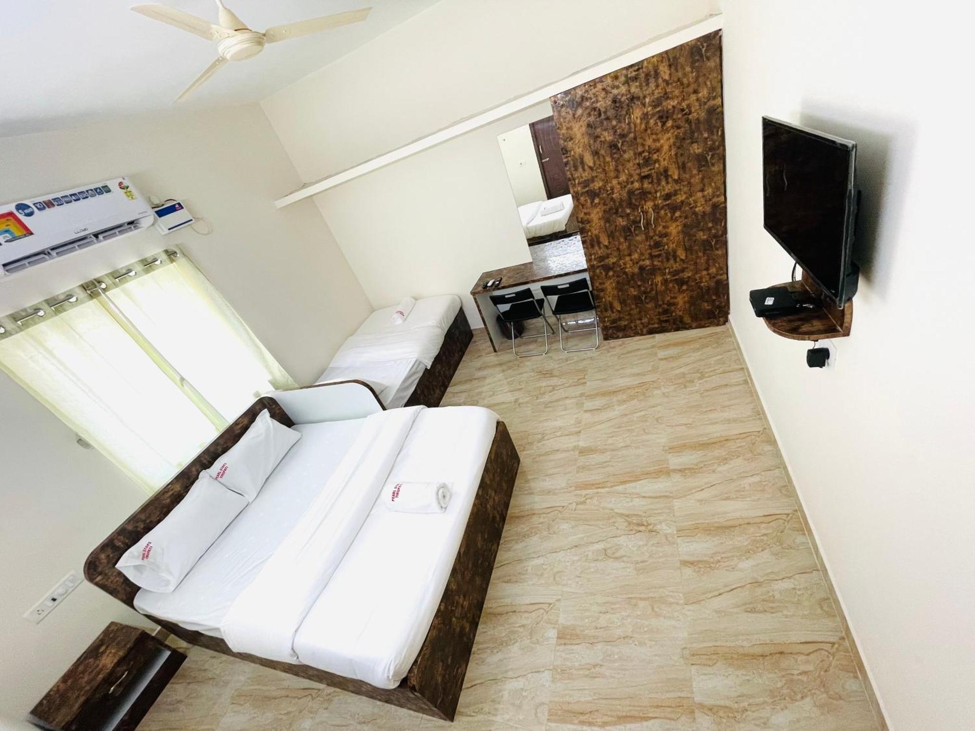 Pearl Stays, Tirupati - Very Convenient For The People Coming From Bangalore And Chennai - You Can Skip City Traffic While Reaching Any Temple In Tirupati - Covered Parking - 24Hrs Front Desk And Hot Water - Free Wifi - Flexible Checkin-In Check-Out Exterior foto