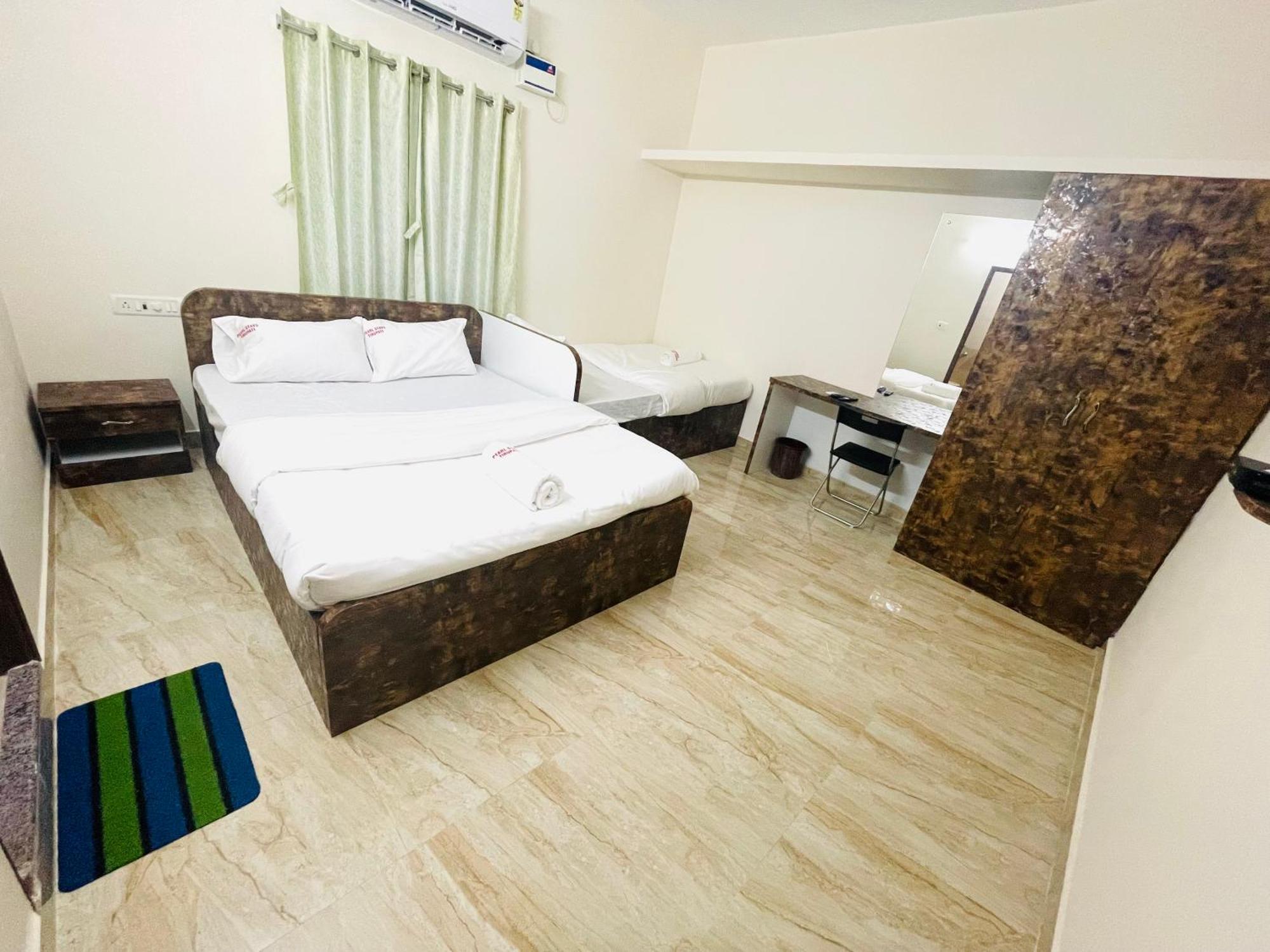 Pearl Stays, Tirupati - Very Convenient For The People Coming From Bangalore And Chennai - You Can Skip City Traffic While Reaching Any Temple In Tirupati - Covered Parking - 24Hrs Front Desk And Hot Water - Free Wifi - Flexible Checkin-In Check-Out Exterior foto