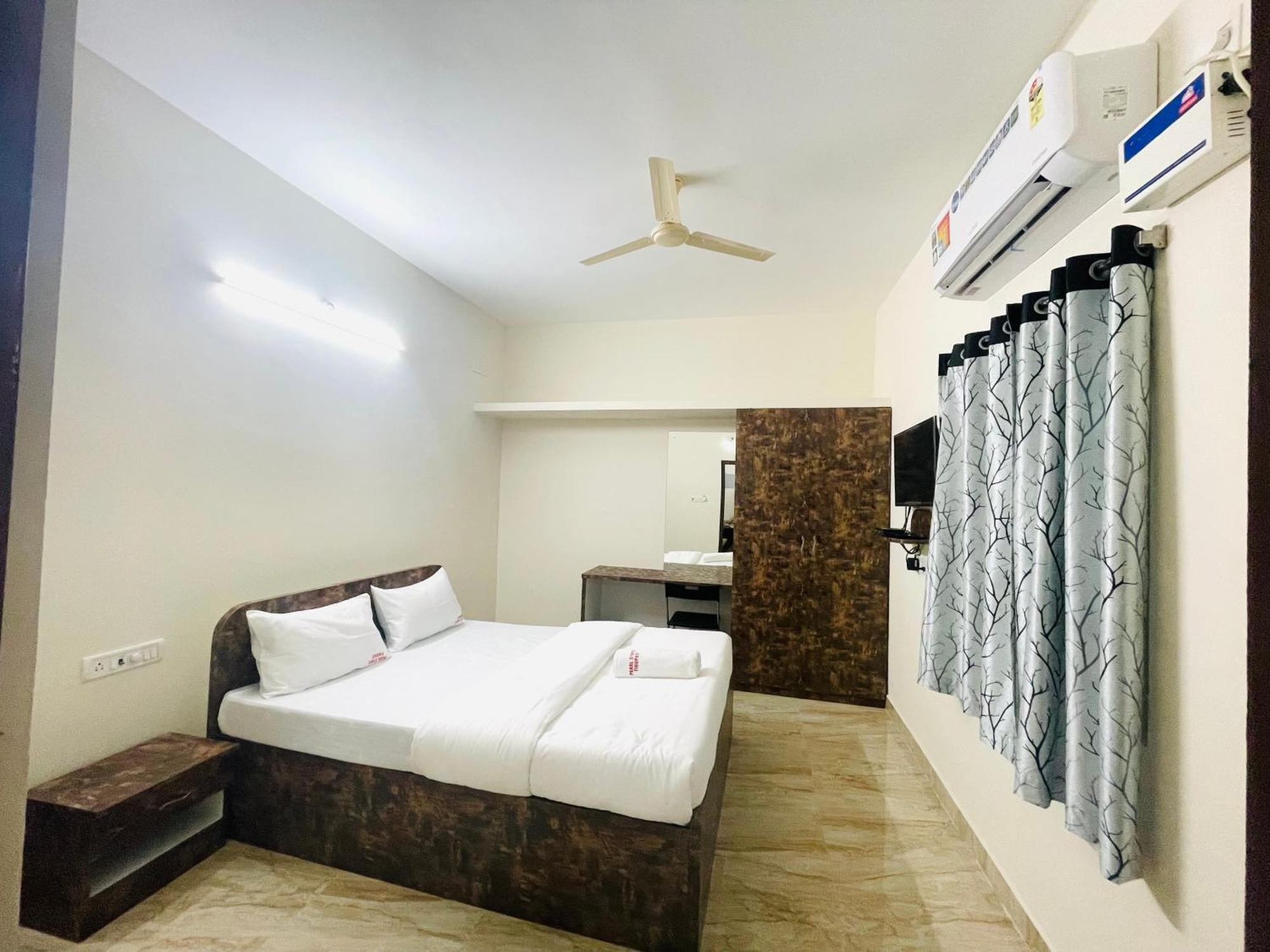 Pearl Stays, Tirupati - Very Convenient For The People Coming From Bangalore And Chennai - You Can Skip City Traffic While Reaching Any Temple In Tirupati - Covered Parking - 24Hrs Front Desk And Hot Water - Free Wifi - Flexible Checkin-In Check-Out Exterior foto